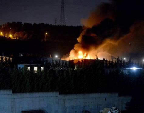 İ­s­t­a­n­b­u­l­­d­a­ ­f­a­b­r­i­k­a­ ­y­a­n­g­ı­n­ı­